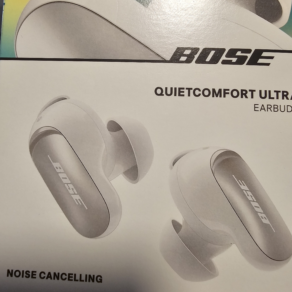 Bose QuietComfort Ultra Earbuds in White